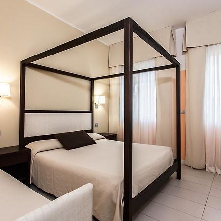 Hotel Zen Чезенатіко Екстер'єр фото
